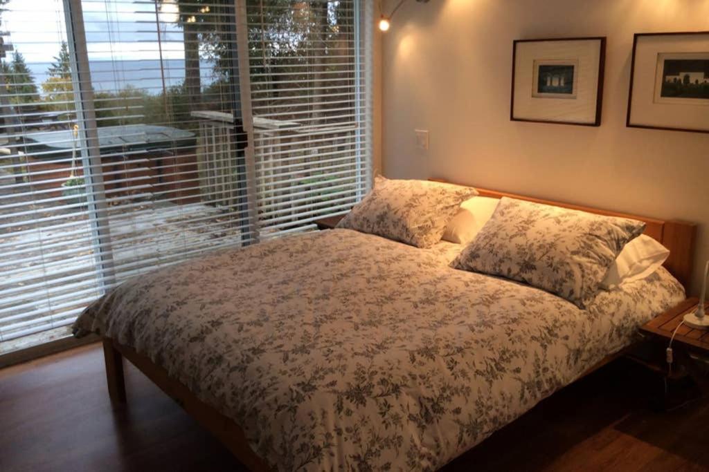 Forest By The Sea Rentals Merville Exteriér fotografie