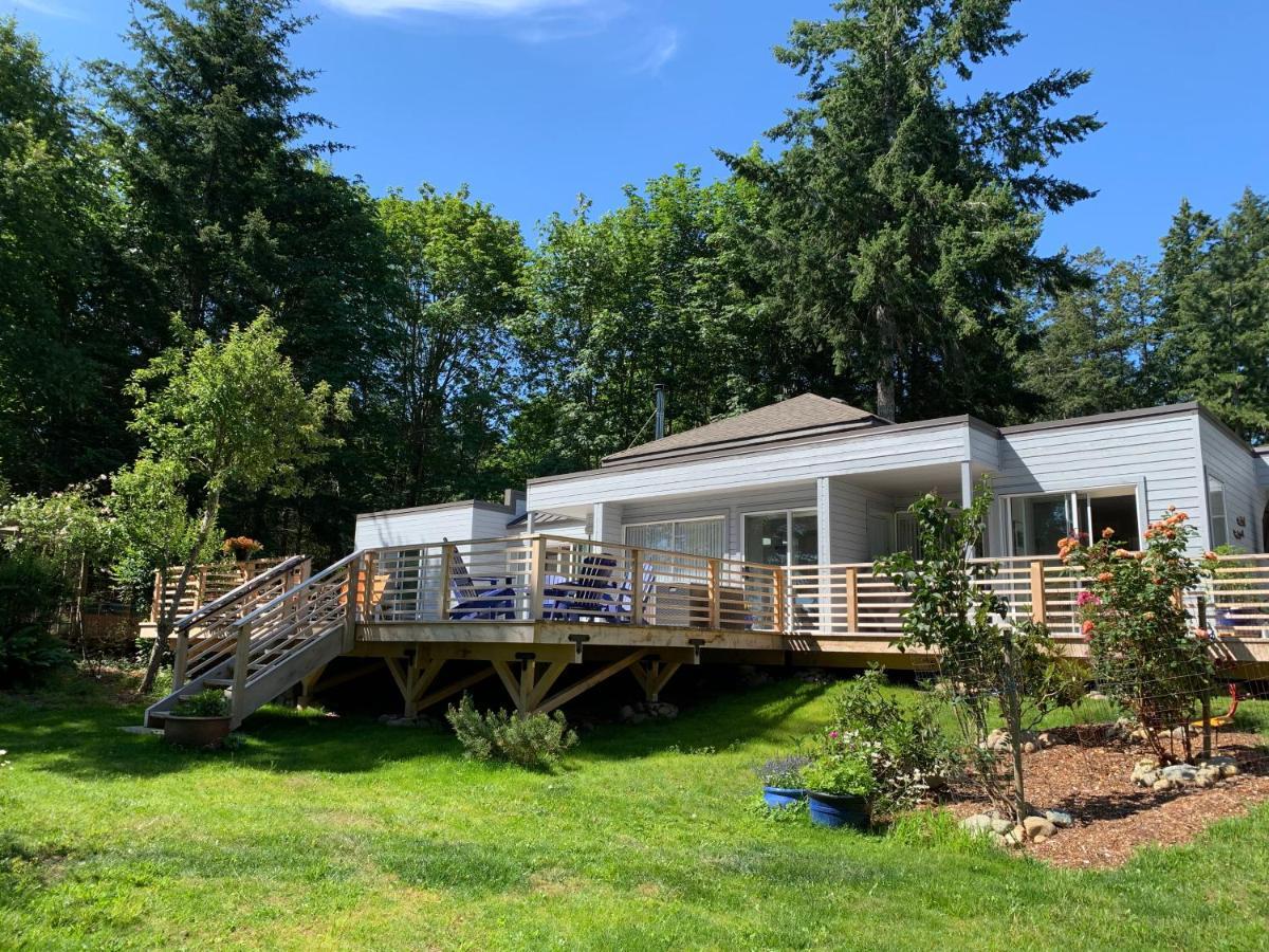 Forest By The Sea Rentals Merville Exteriér fotografie