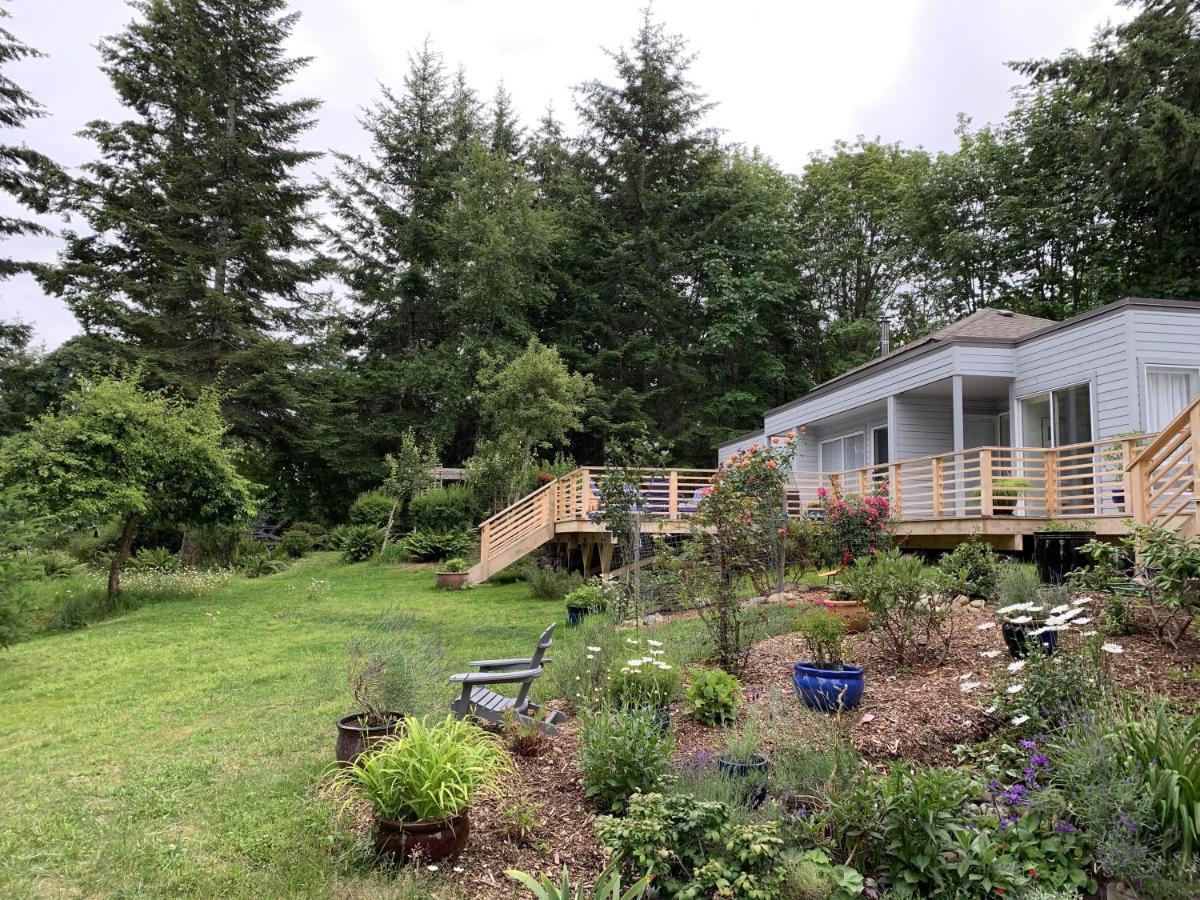 Forest By The Sea Rentals Merville Exteriér fotografie