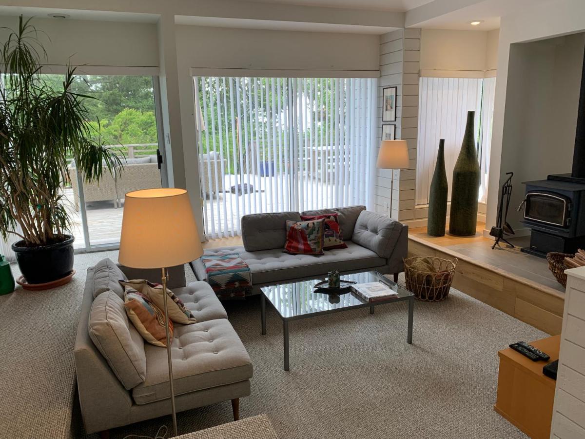Forest By The Sea Rentals Merville Exteriér fotografie